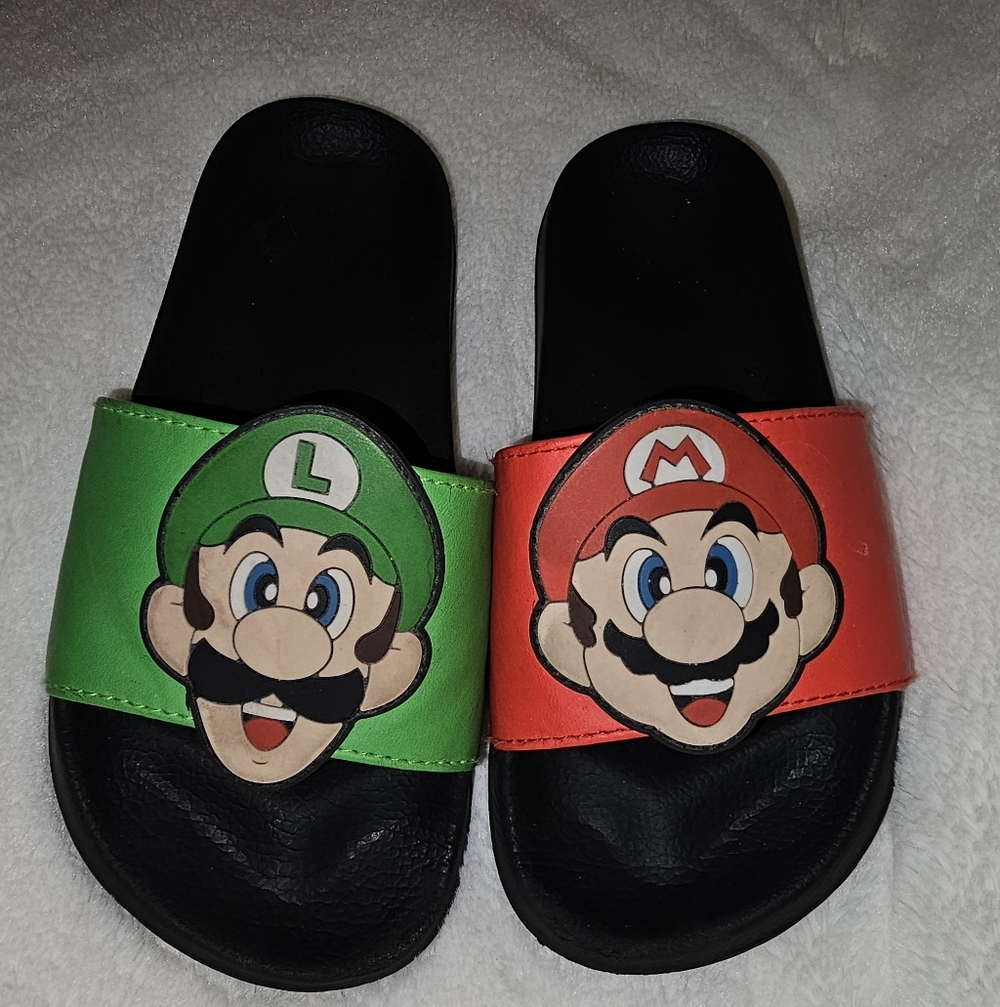Nintendo Mario & Luigi Kids Slide Sandals - Red and Green